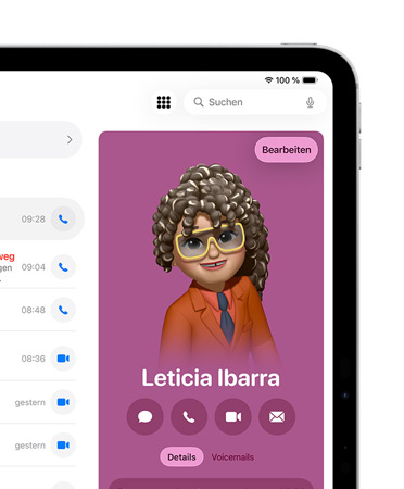 Ein iPad, vorne rechts auf dem Bildschirm ist eine Kontaktkarte in der Telefon App geöffnet mit Optionen für Nachrichten, Anrufe und mehr