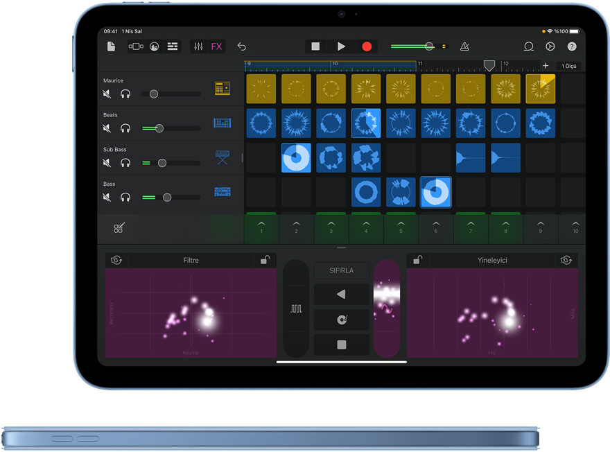 iPad’de GarageBand uygulaması ve uyumlu renkte Smart Folio kılıf takılı mavi bir iPad’in yandan görünümü