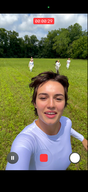 Écran d’iPhone 17 Pro montrant une vidéo ultrastabilisée d’une personne qui court